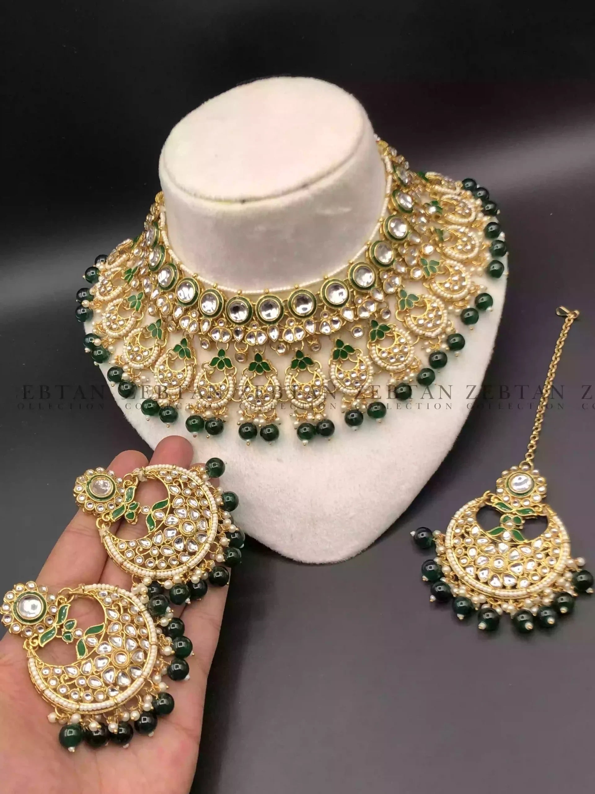 Indian kundan bridal set with teeka Main image
