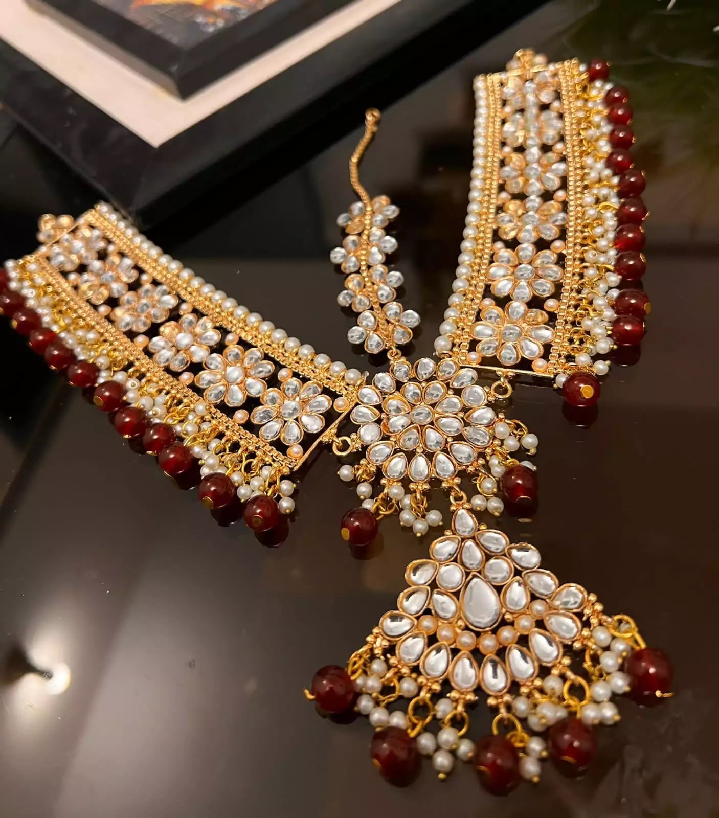 Indian kundan matha patti Main image