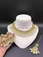 Kundan necklace set with big size teeka