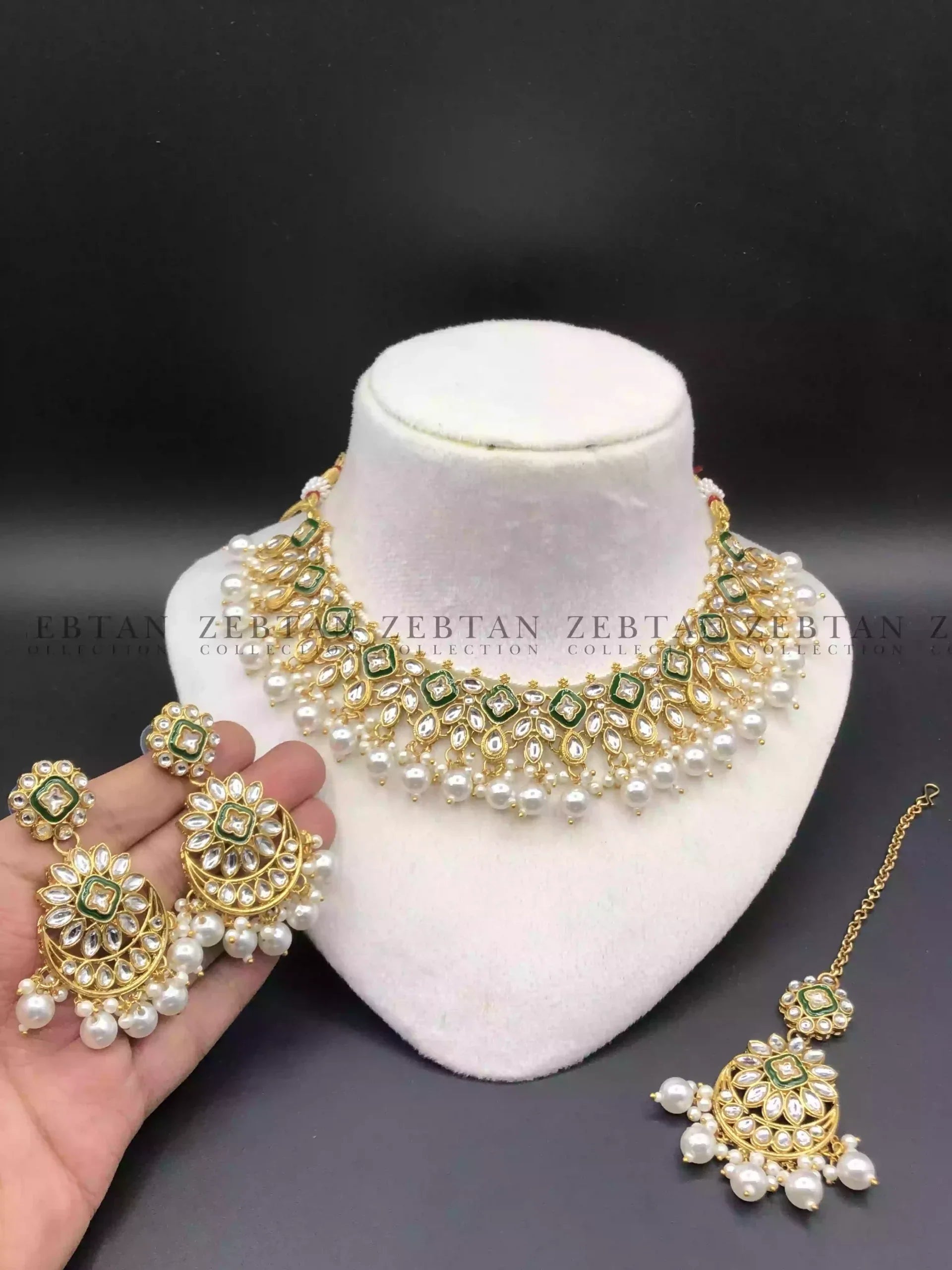 Kundan necklace set with big size teeka