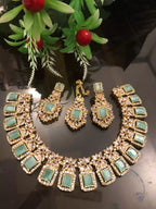 Pure zircon necklace set with teeka