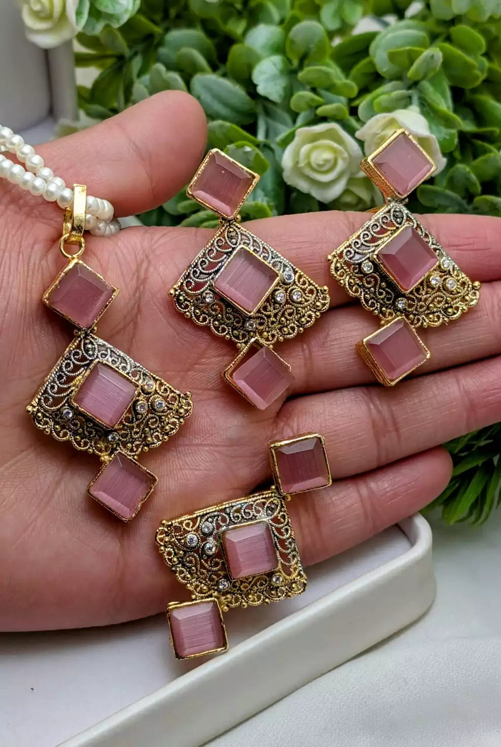 Egyptian pendant set with ring