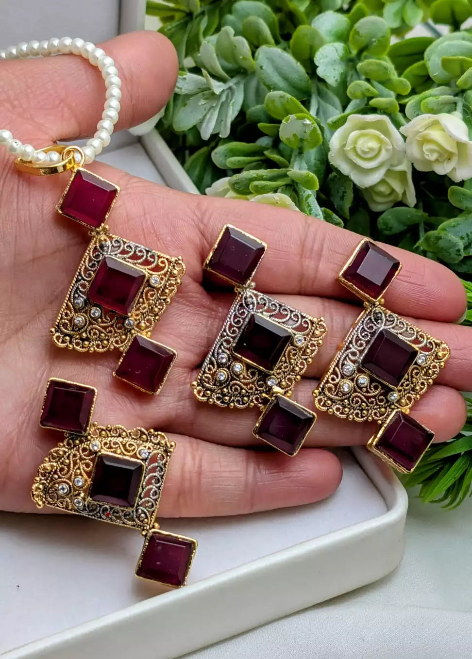 Egyptian pendant set with ring