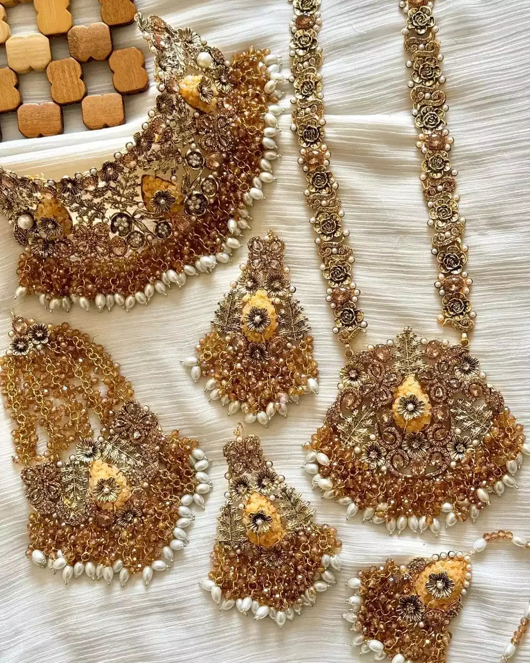 Handmade Bridal Set Secondary image