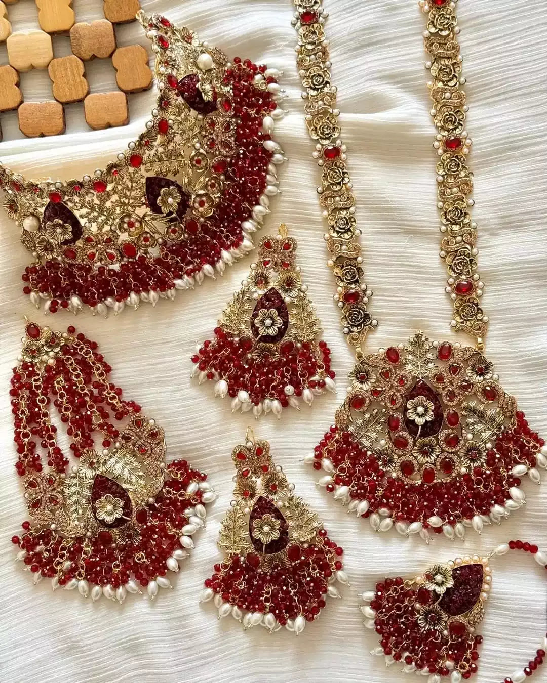 Handmade Bridal Set Main image