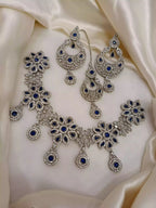 Zircon necklace set with teeka
