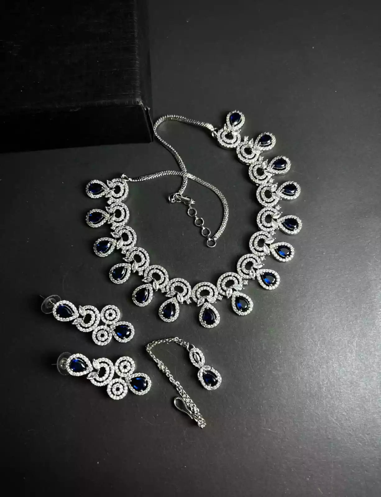 One carat necklace set Secondary image