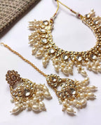Kundan necklace set with teeka