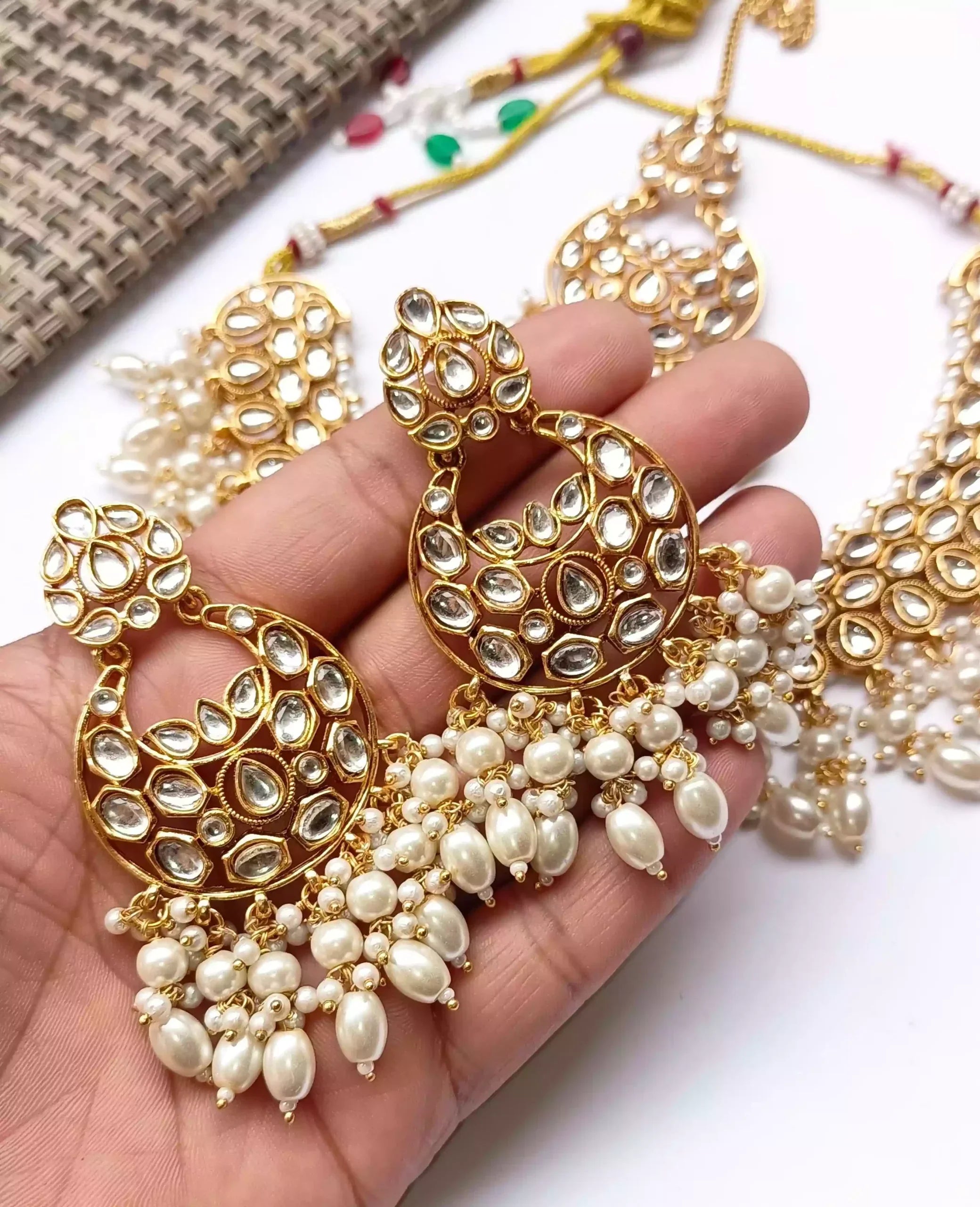 Dabbi kundan necklace set Secondary image