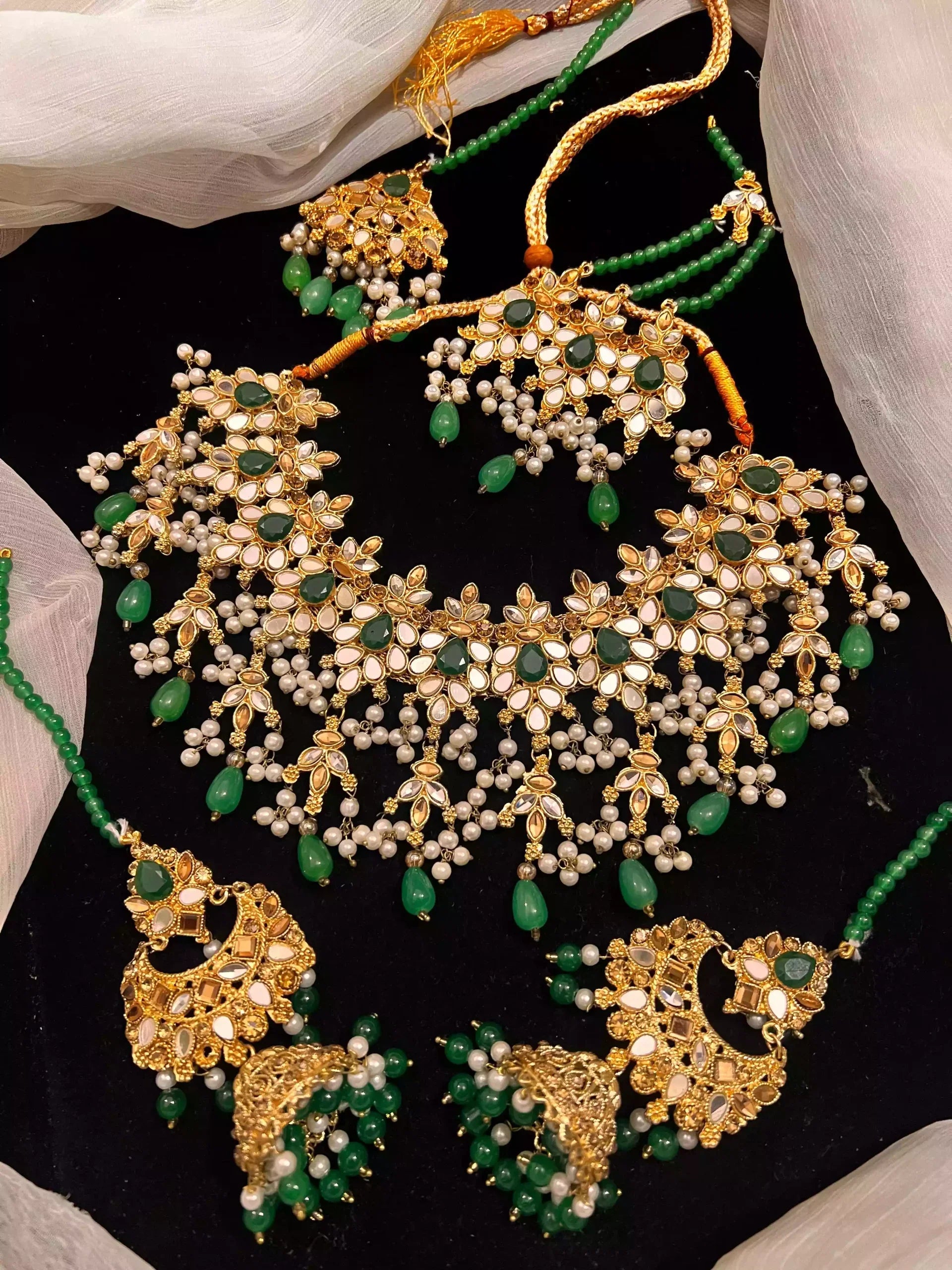 Kundan bridal set with jhumar Secondary image