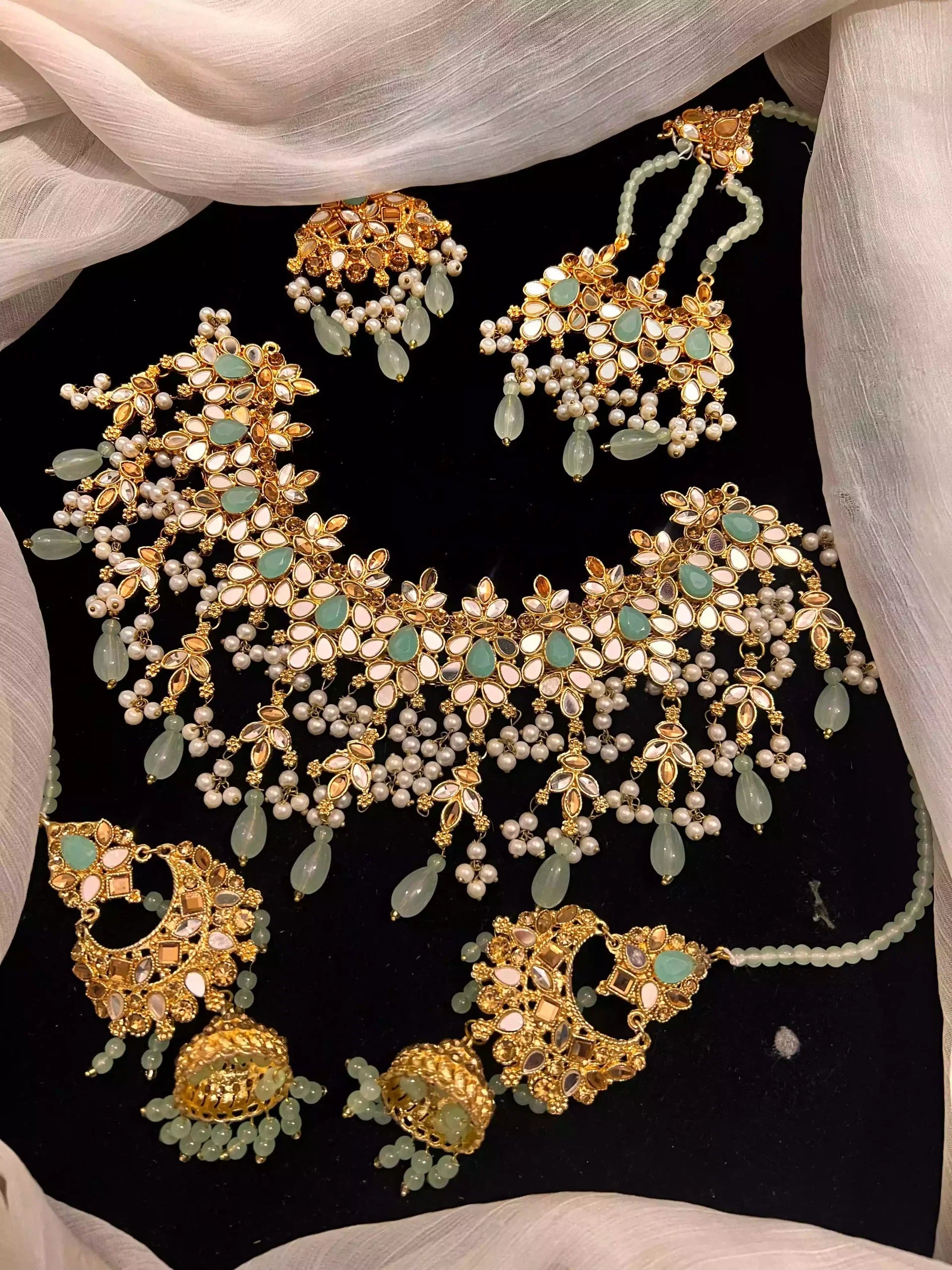 Kundan bridal set with jhumar Main image