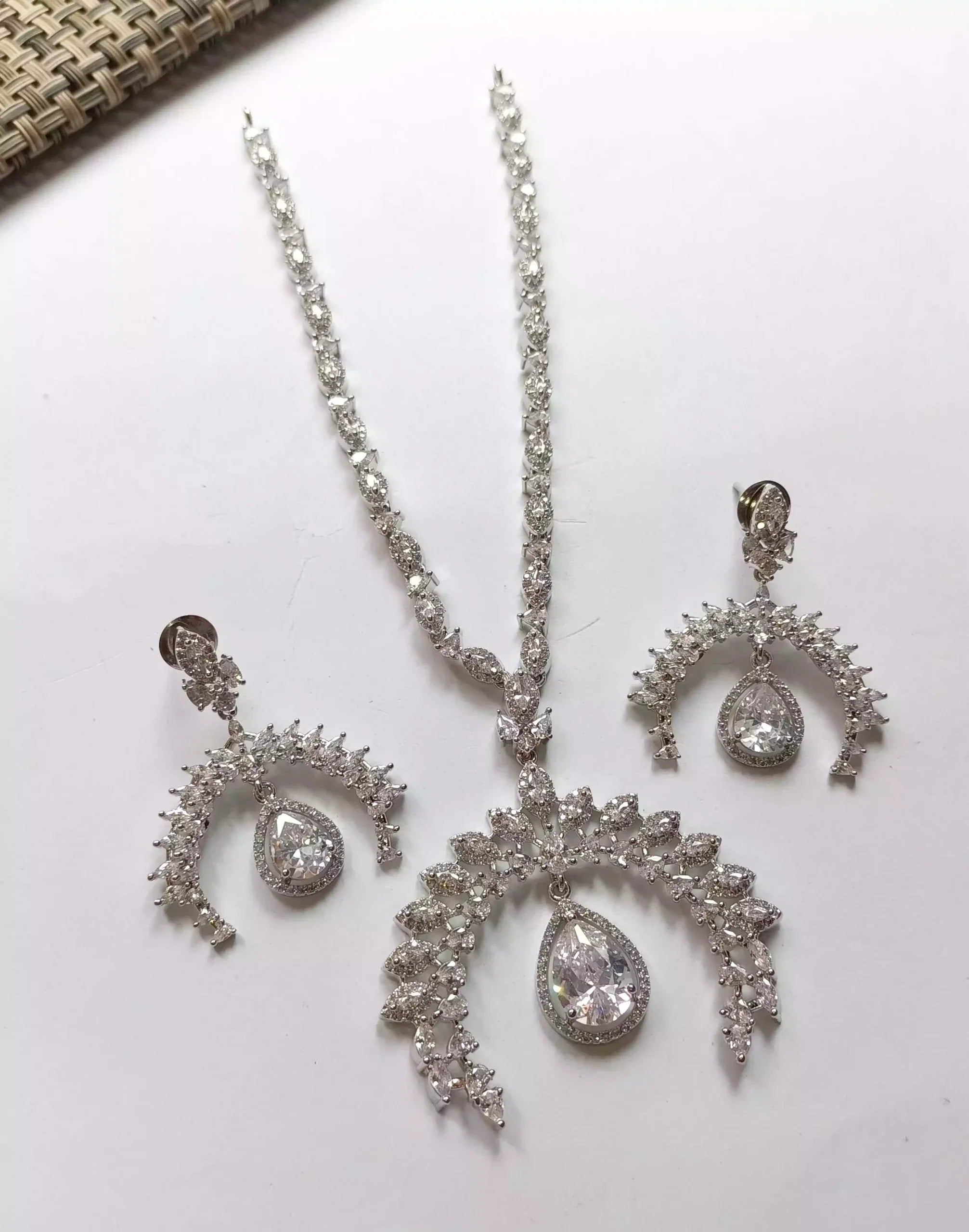 American  diamond necklace set
