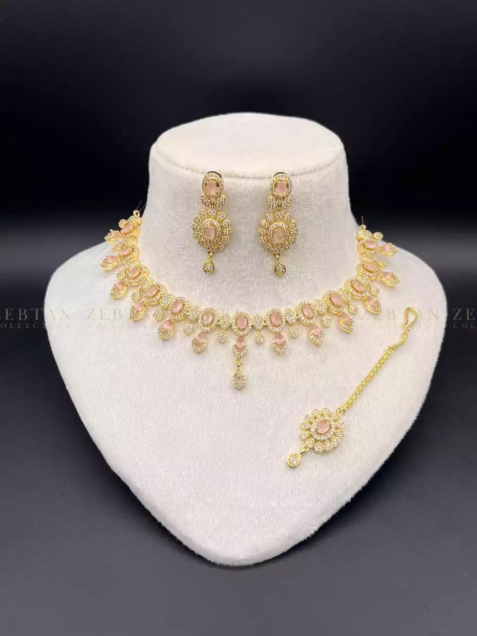 American diamond necklace set Secondary image