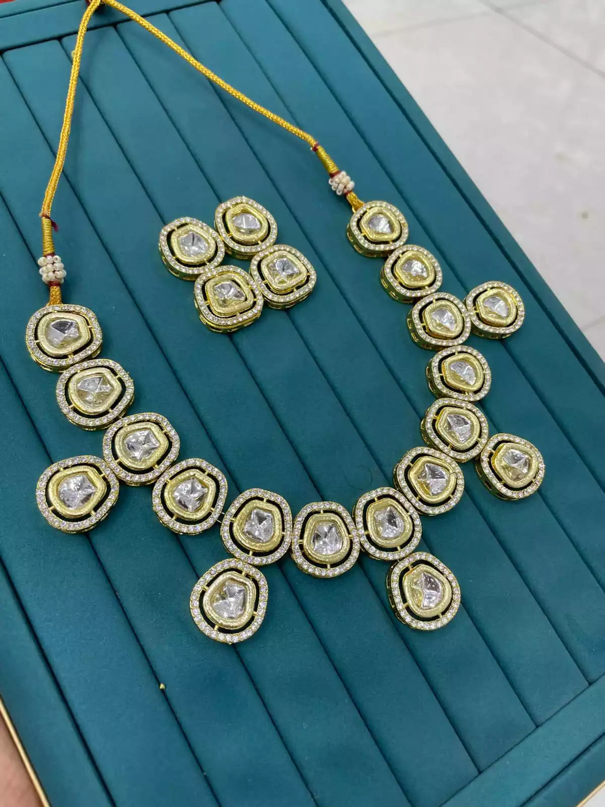 Uncut kundan necklace set Main image