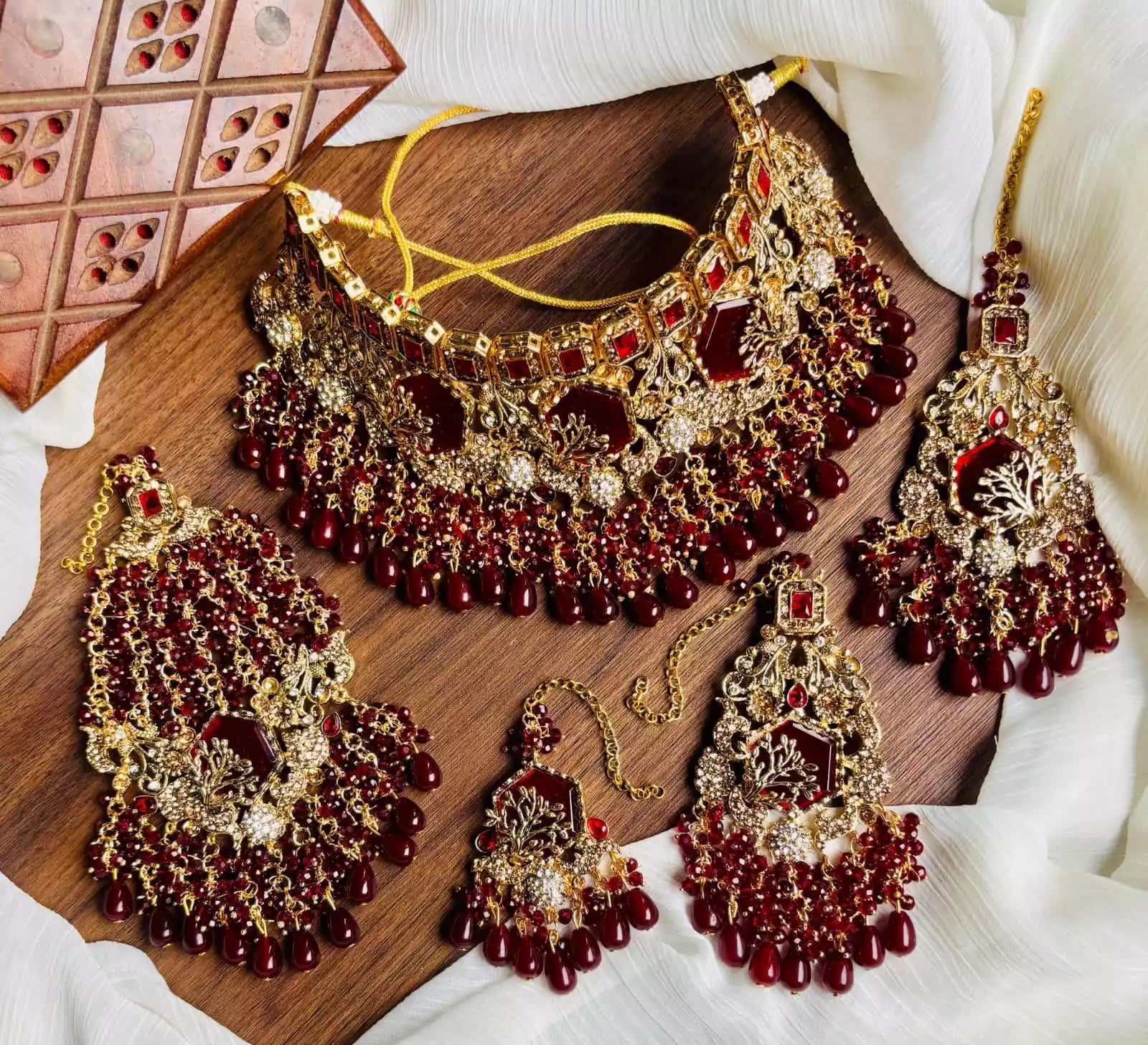 Heavy handmade bridal collar  set