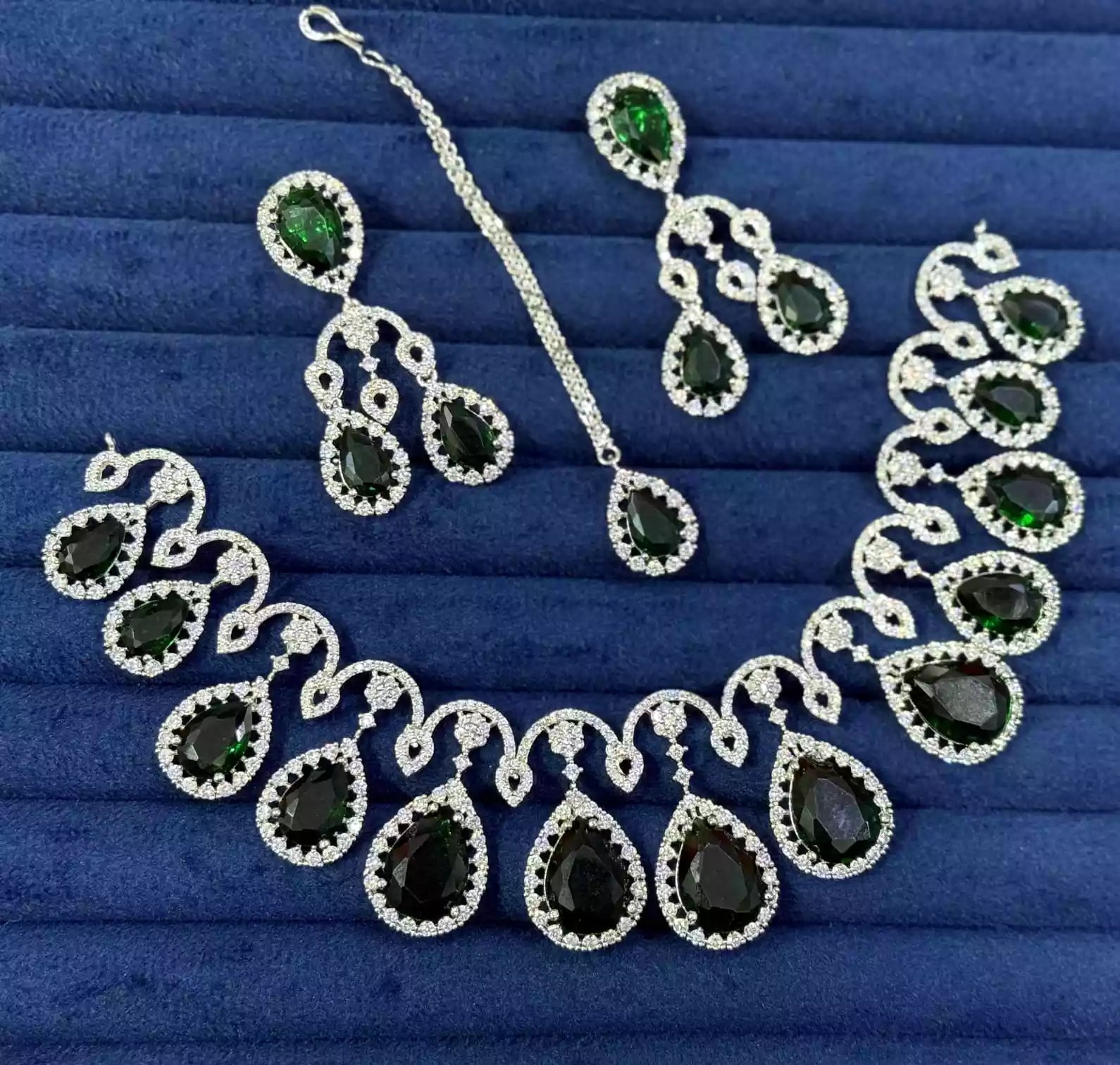 American diamond necklace set Secondary image