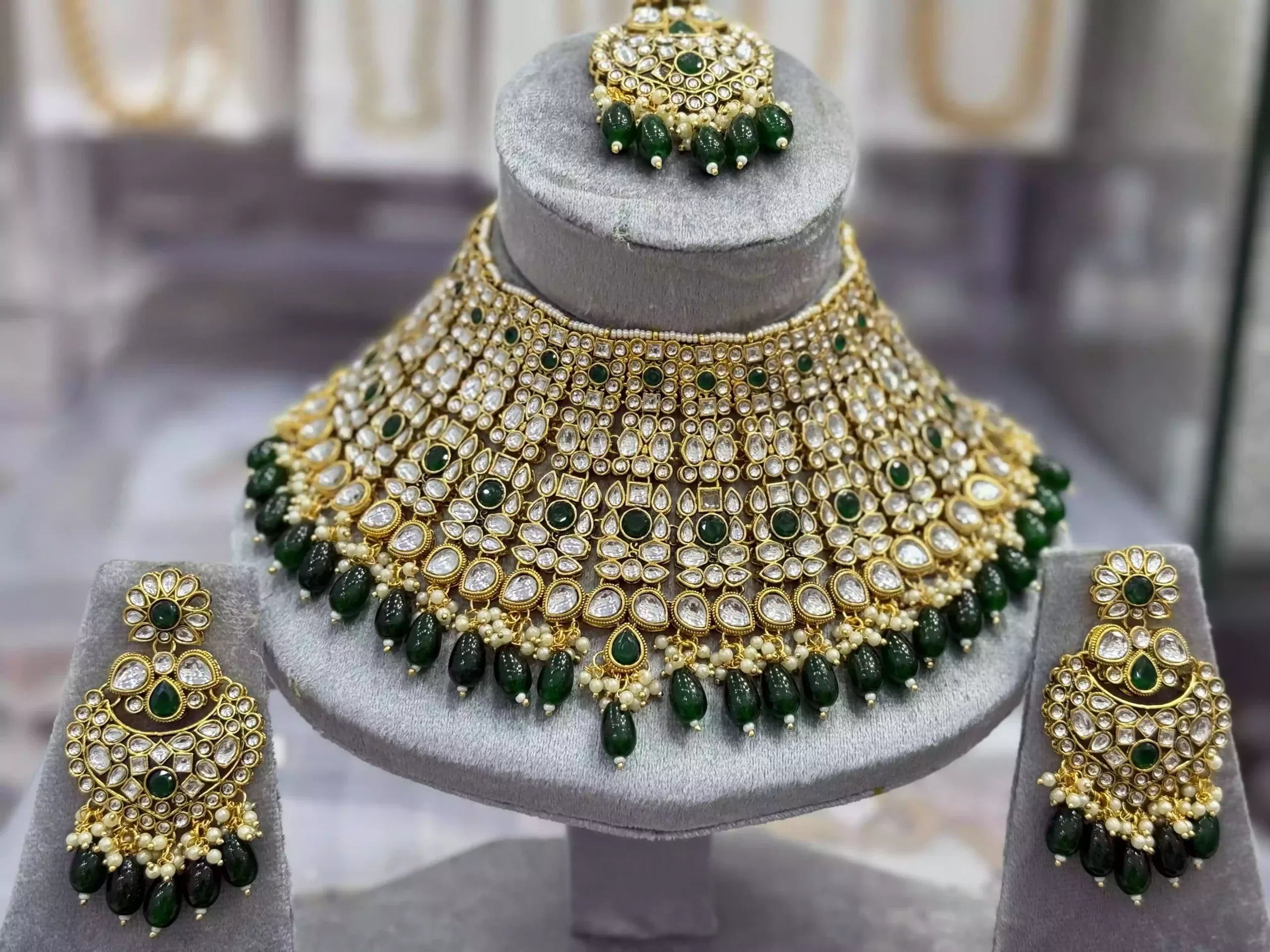 Heavy kundan bridal set Secondary image