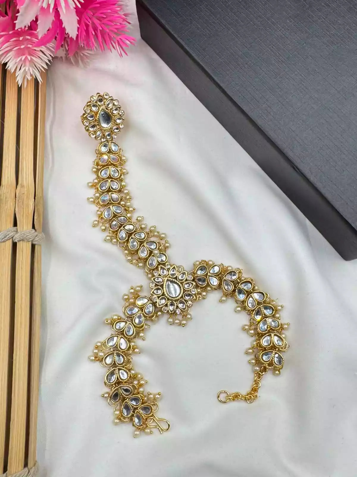 Kundan hand anja