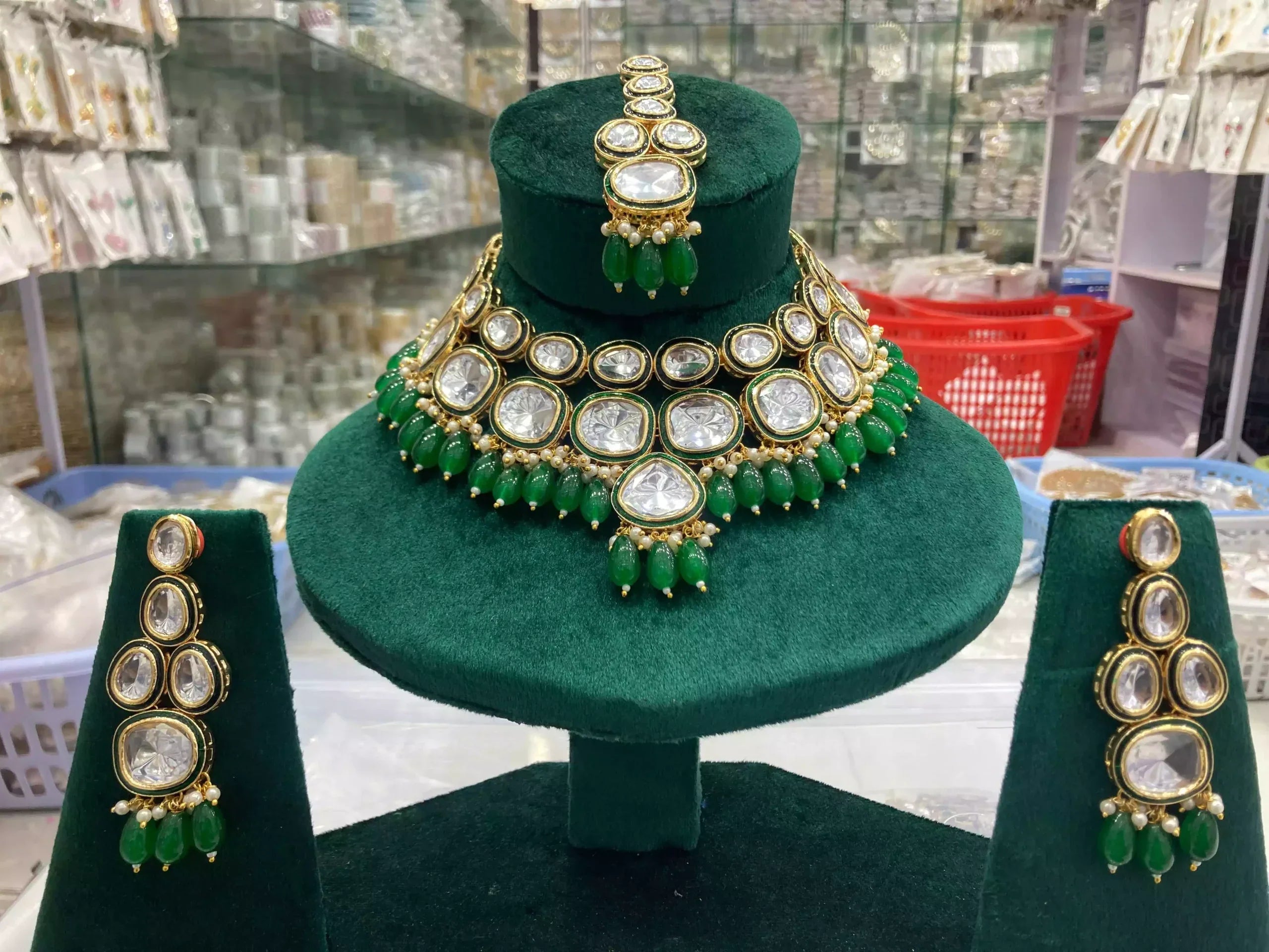 Big size kundan necklace set Main image