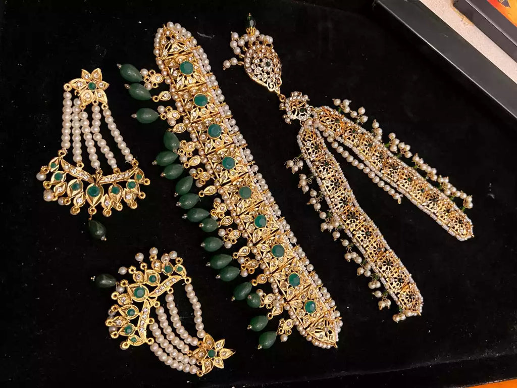 Noratan choker set