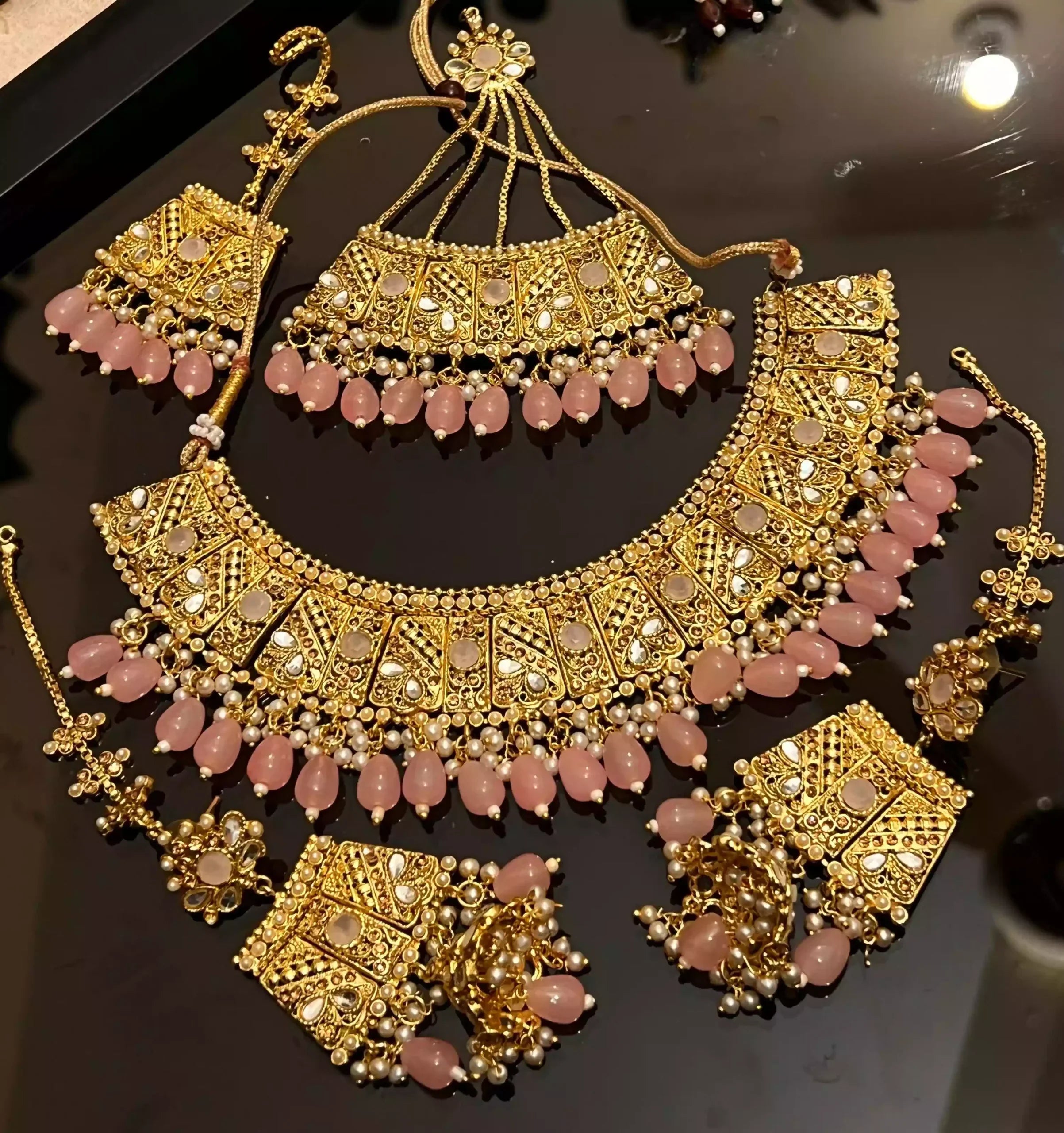 Gold plated necklace set Main image