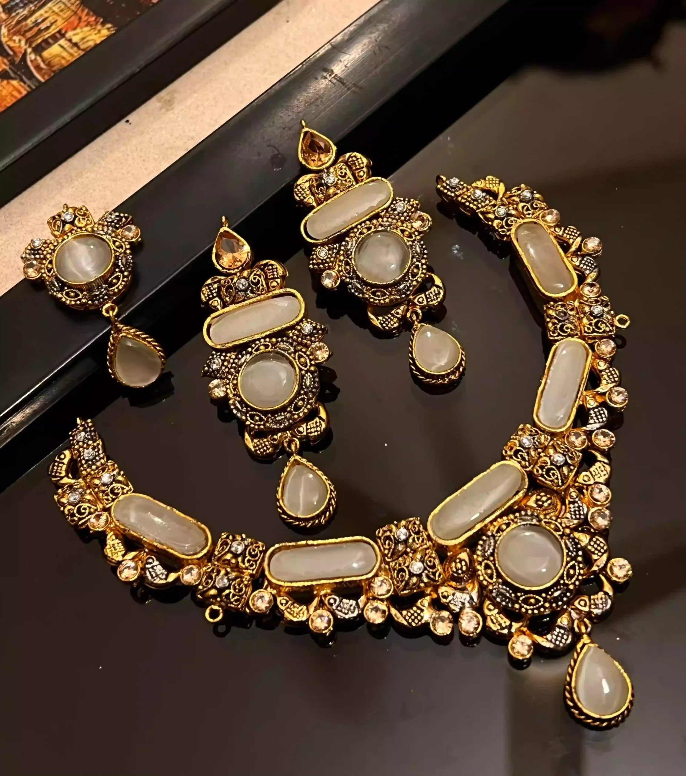 Mother of pearl necklace set