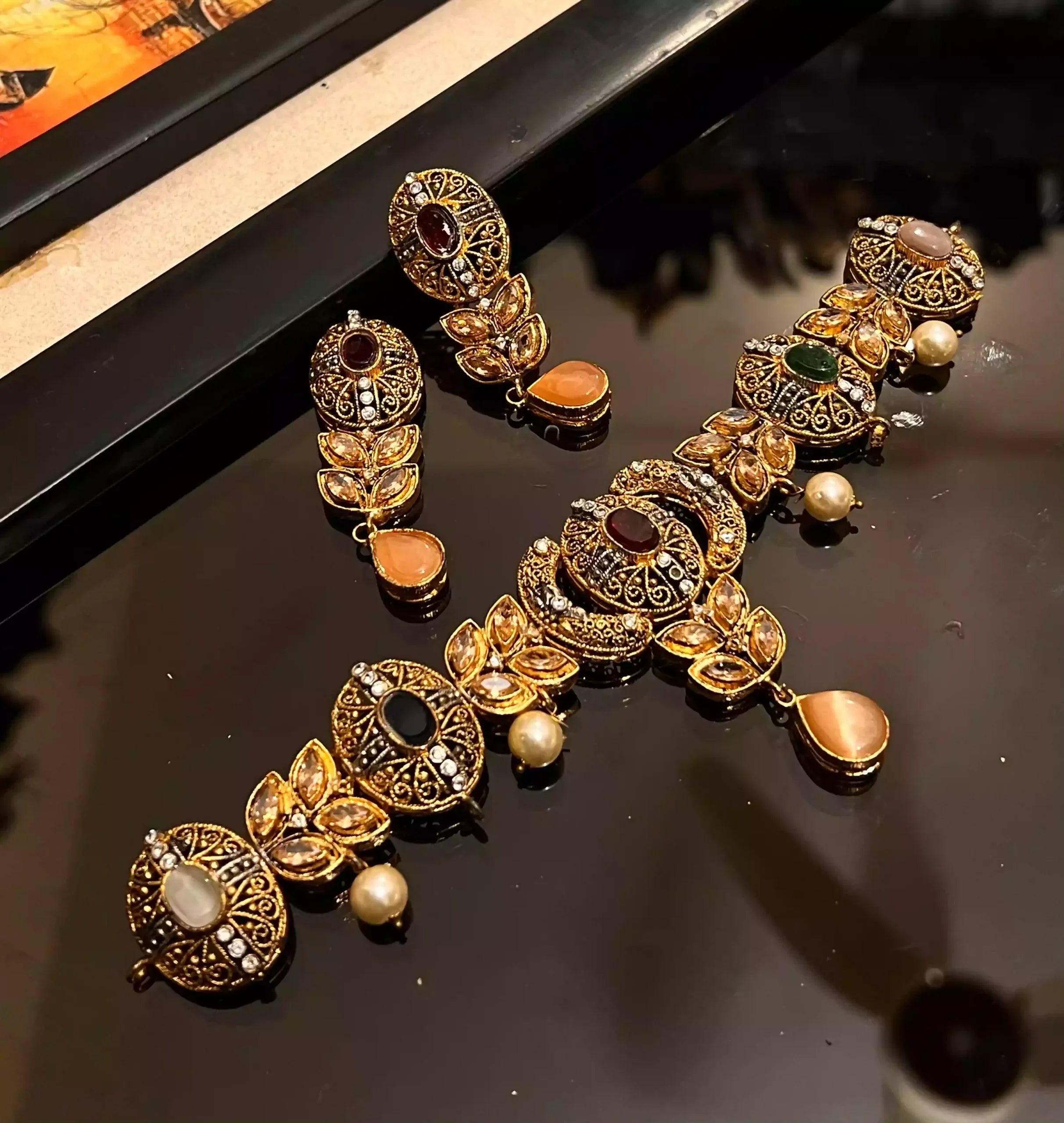 Elegant zircon choker set