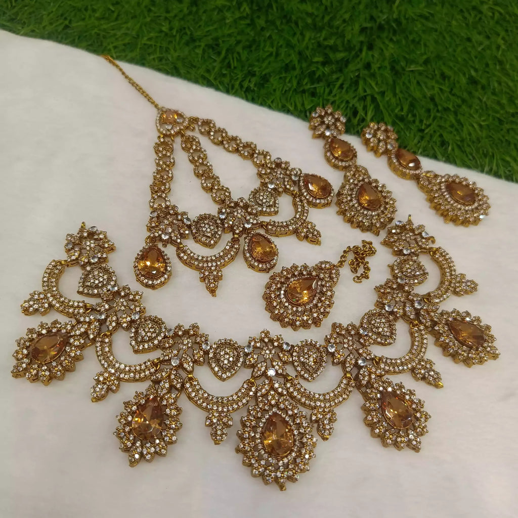 Elegant bridal set with jhumar