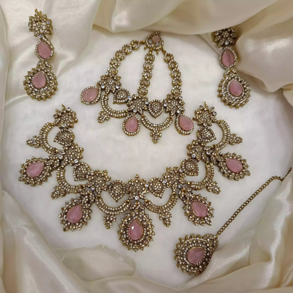 Elegant bridal set with jhumar