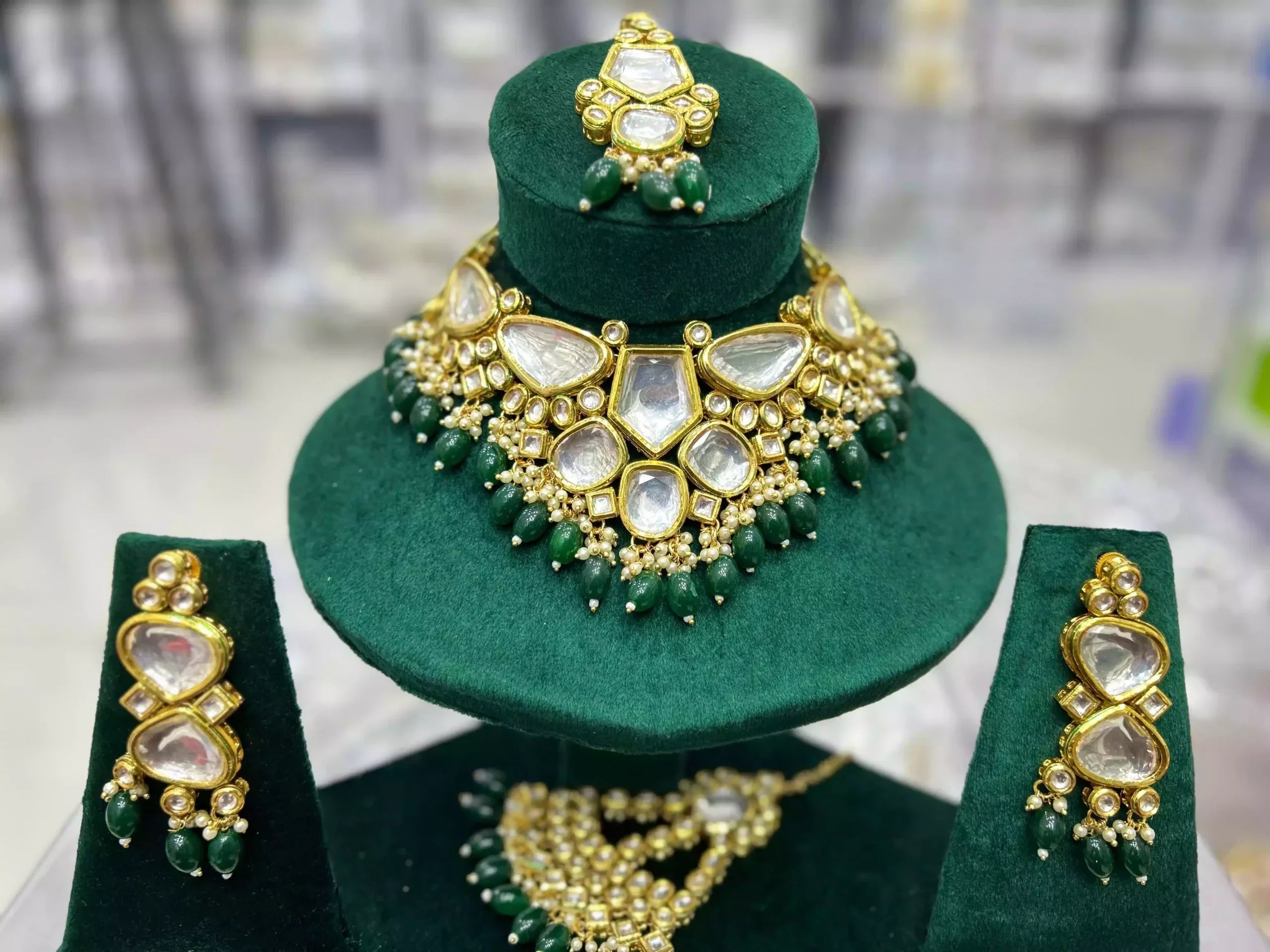 Kundan bridal set with jhumar (back meenakari) Secondary image