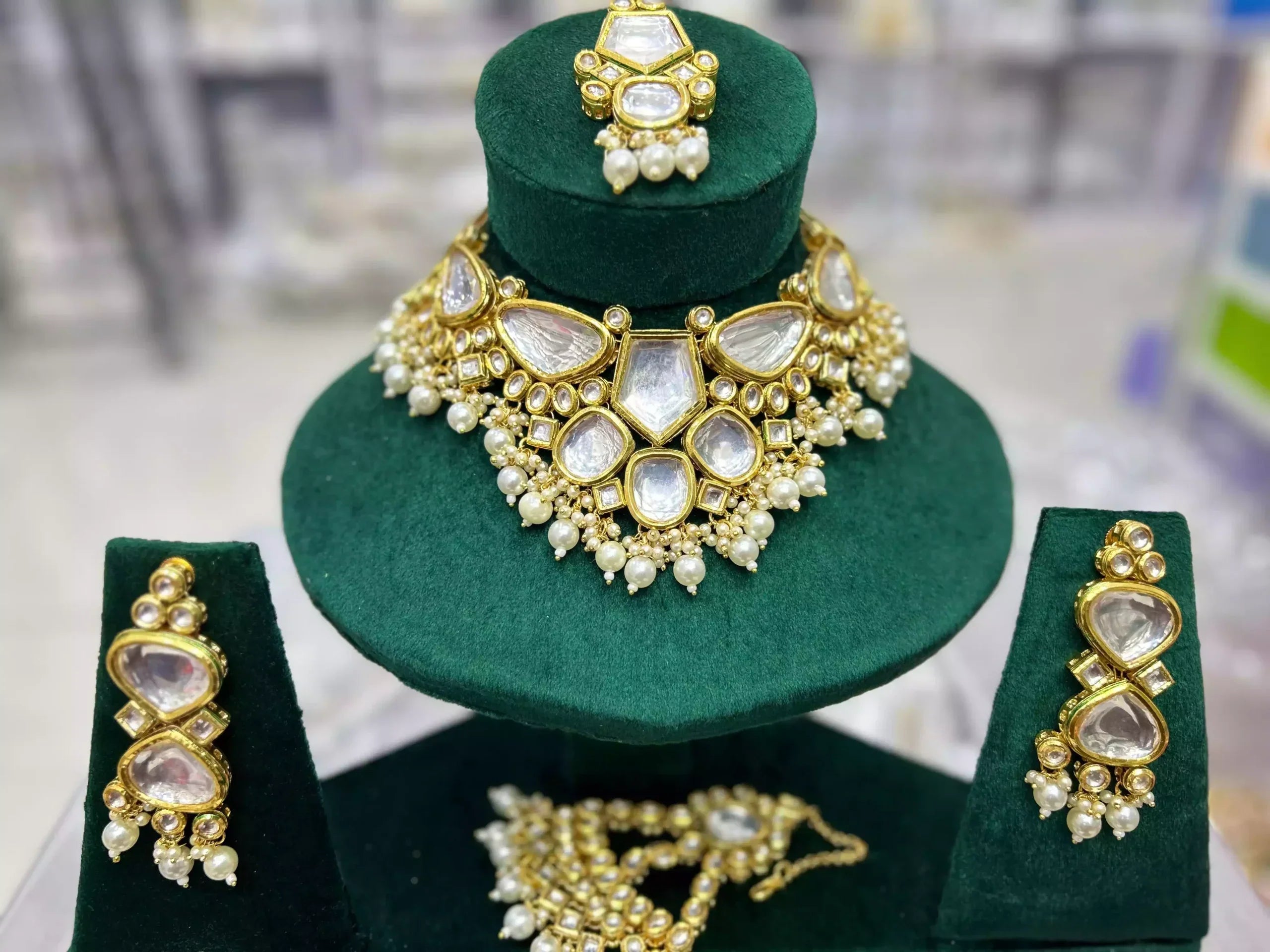 Kundan bridal set with jhumar (back meenakari) Main image