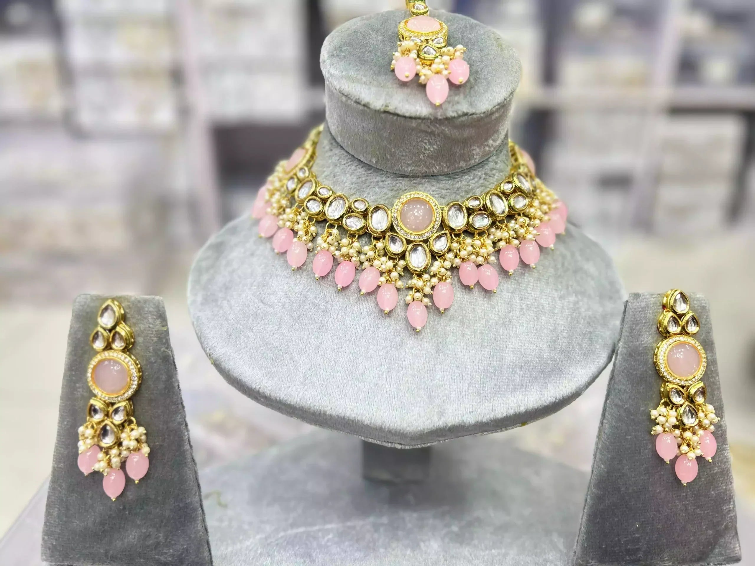 Indian kundan necklace set Secondary image
