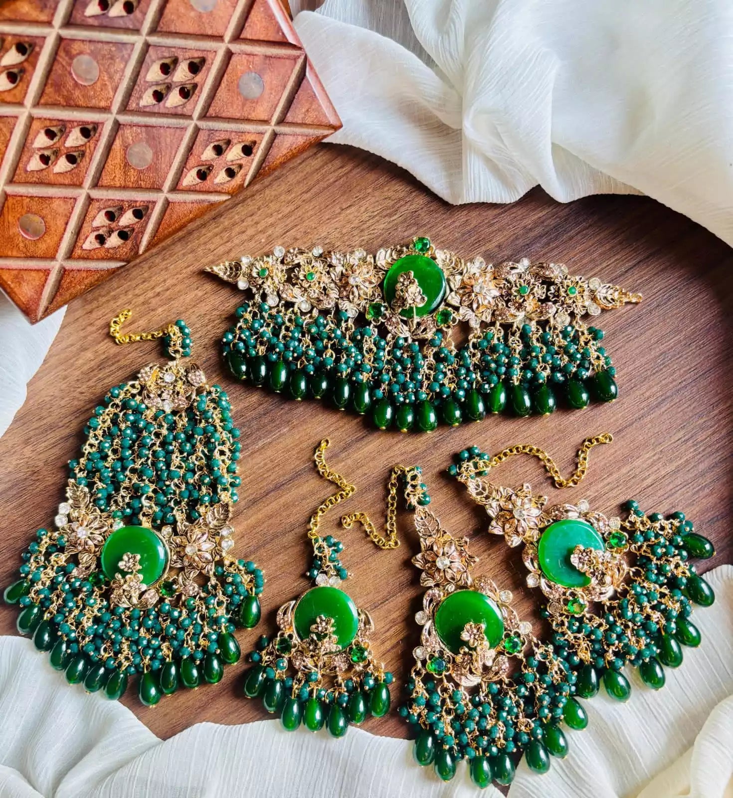 Handmade heavy bridal set Main image