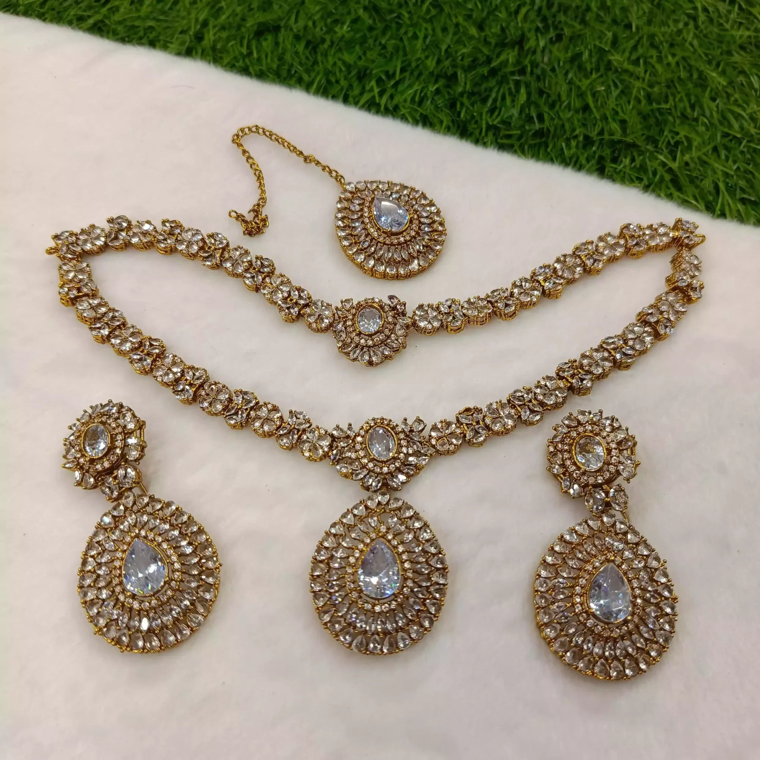 Double layer zircon set Secondary image