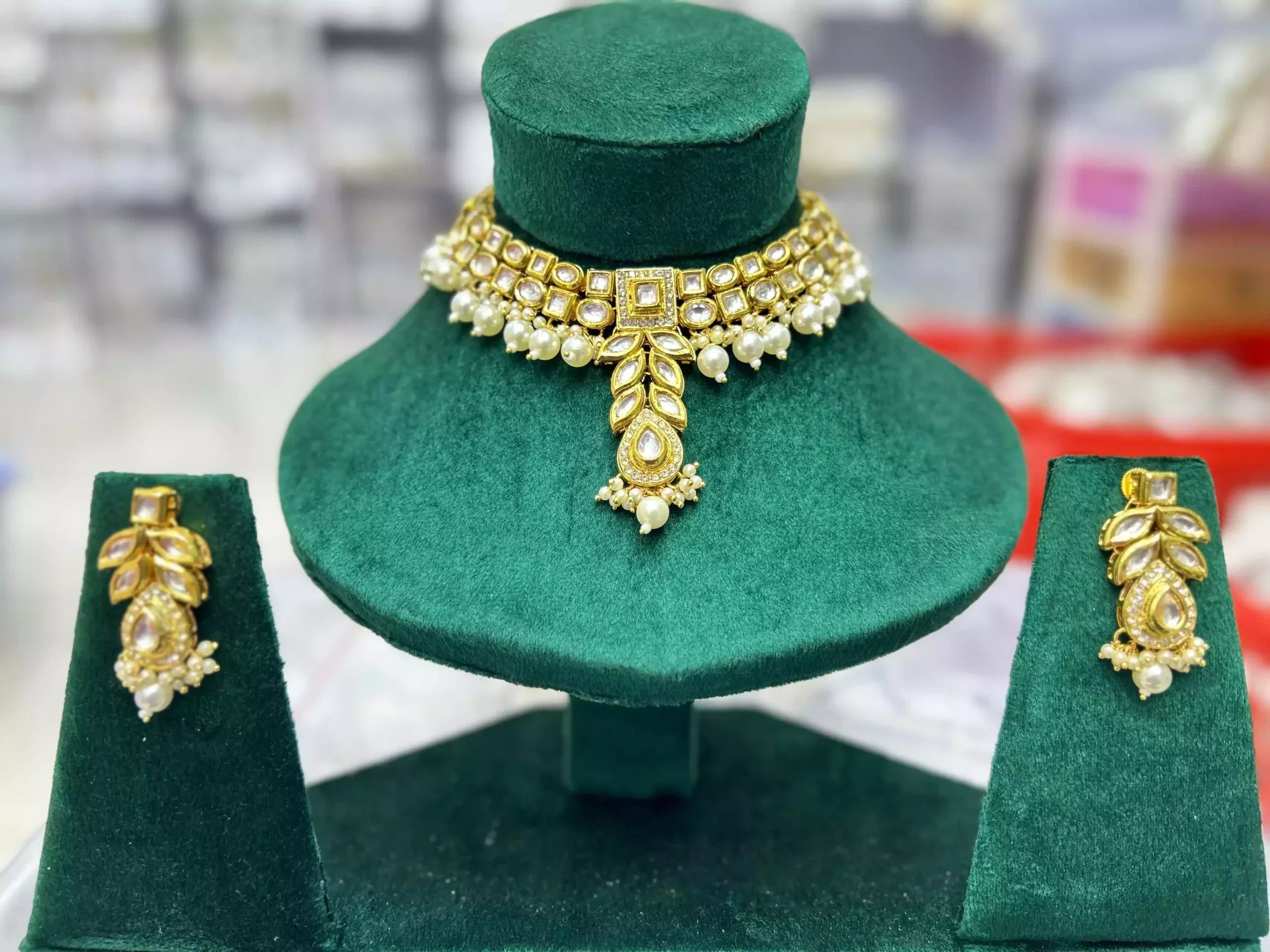 Kundan necklace set Secondary image