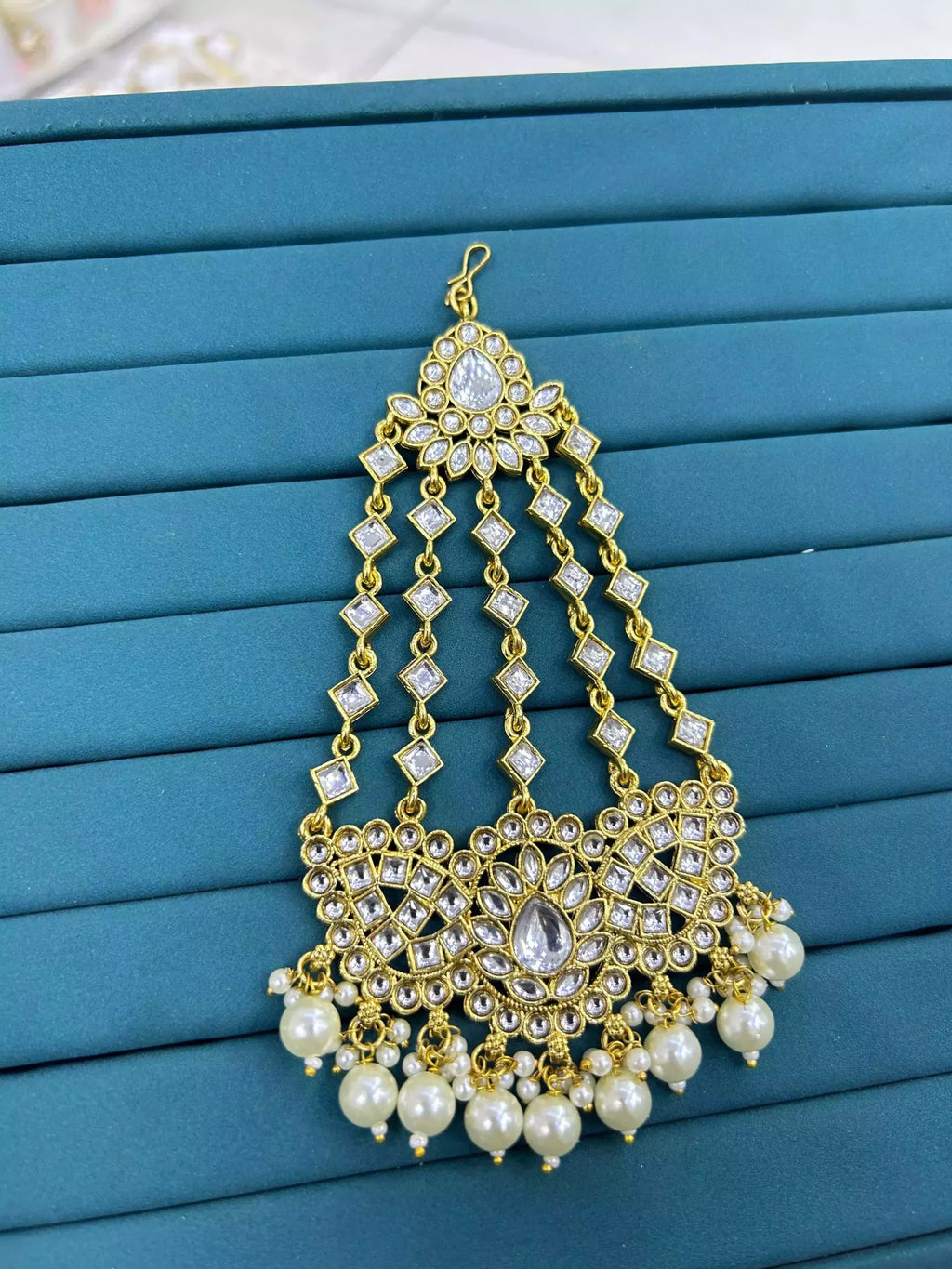 Kundan jhumar
