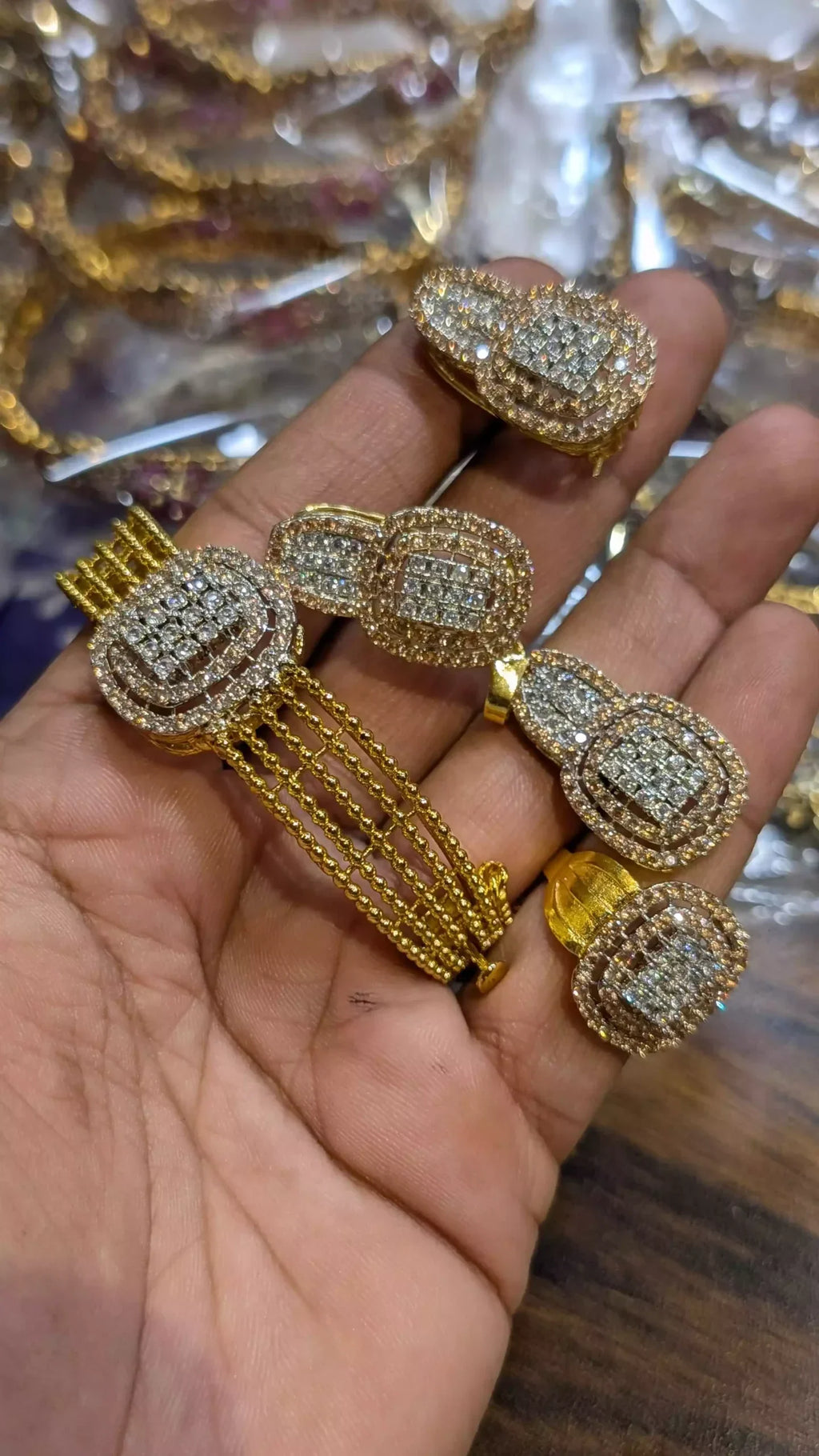 Premium zircon locket set with ring