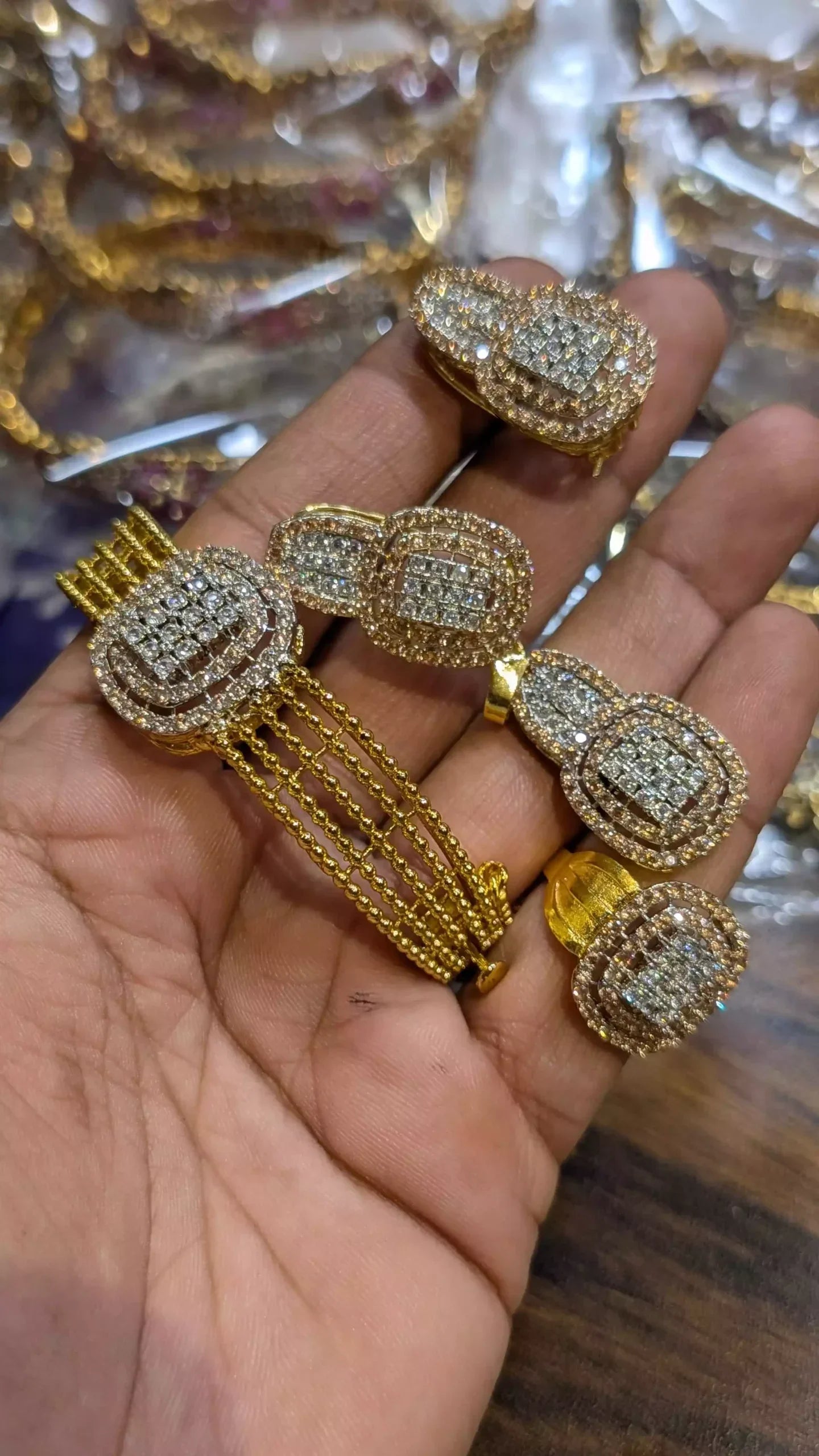 Premium zircon locket set with ring