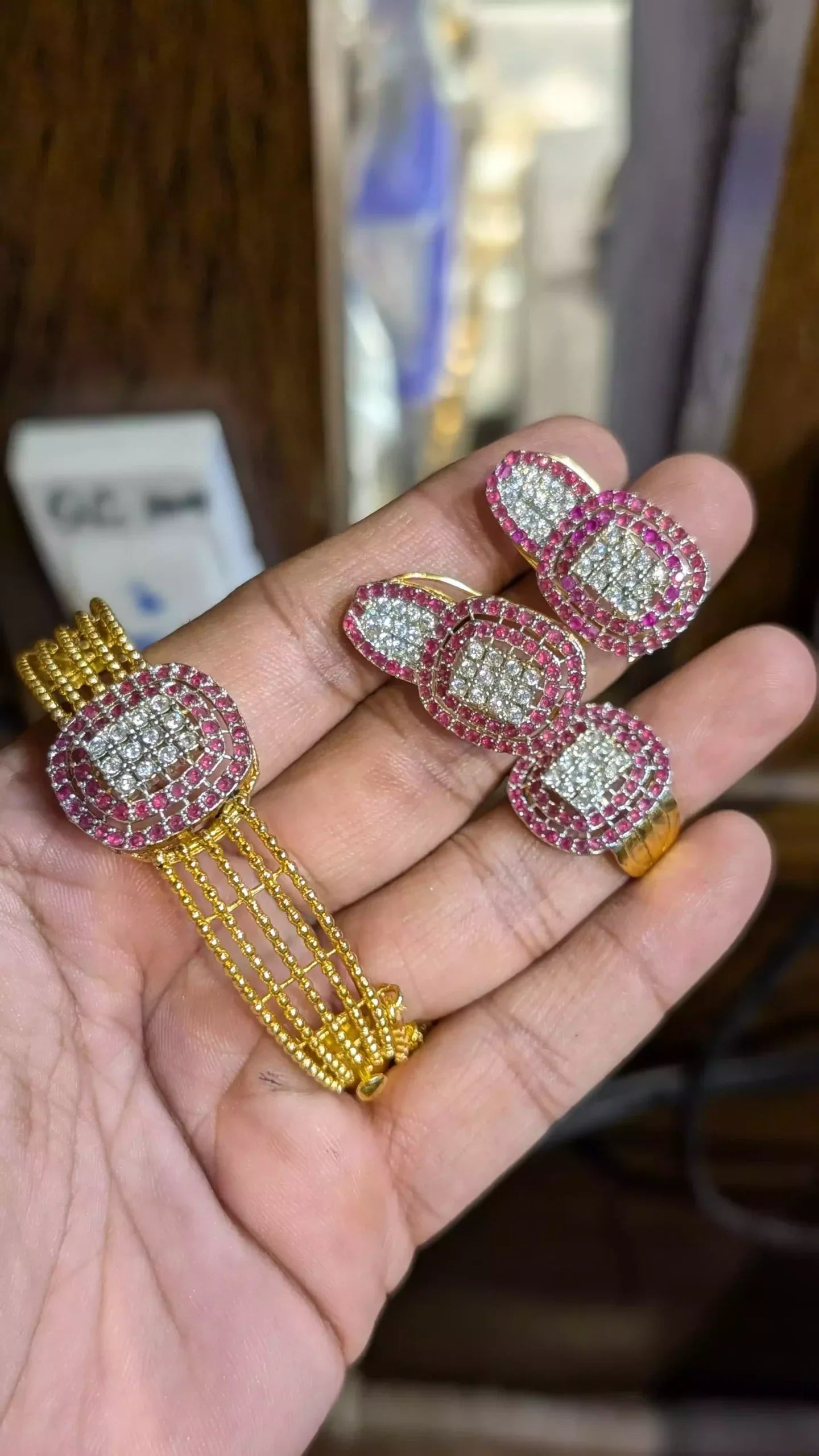 Premium zircon locket set with ring