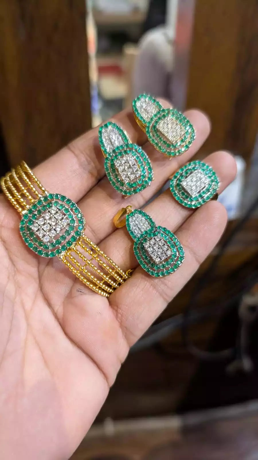 Premium zircon locket set with ring Secondary image