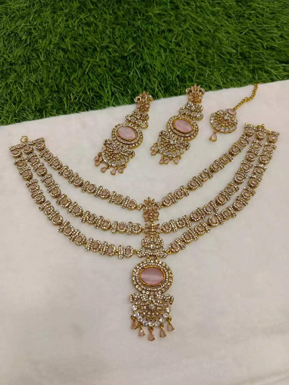 Zircon 3 layer set with teeka Main image