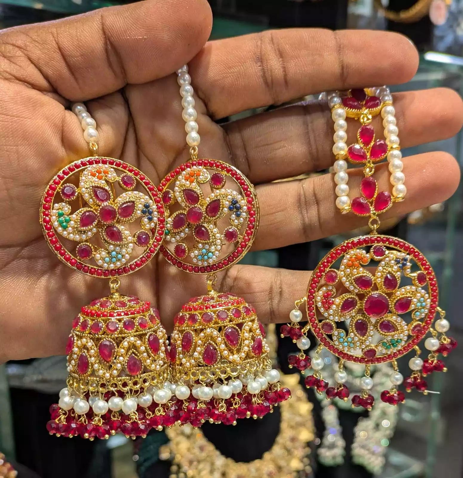 Noratan jhumki with teeka Main image