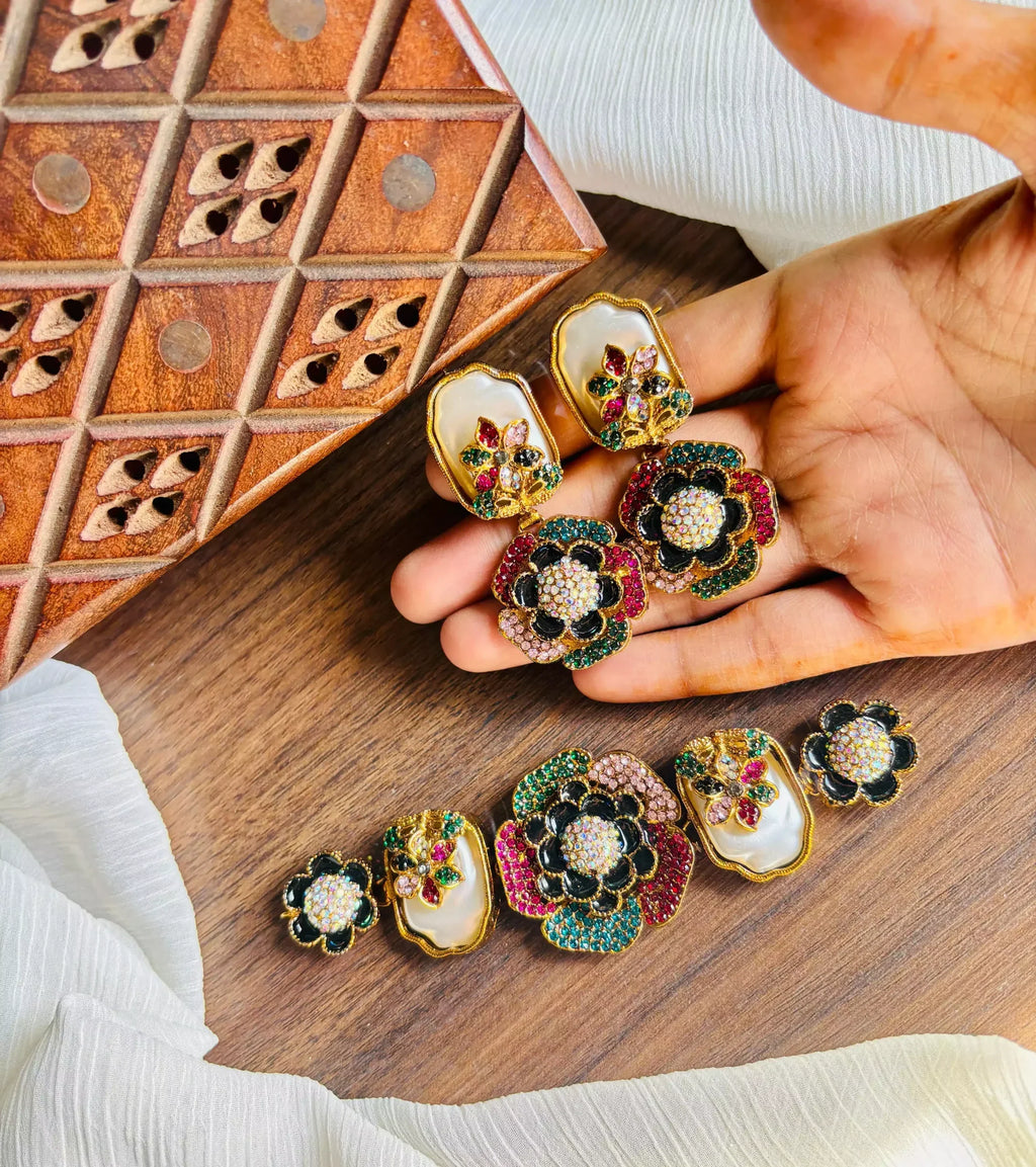 Unique floral choker set