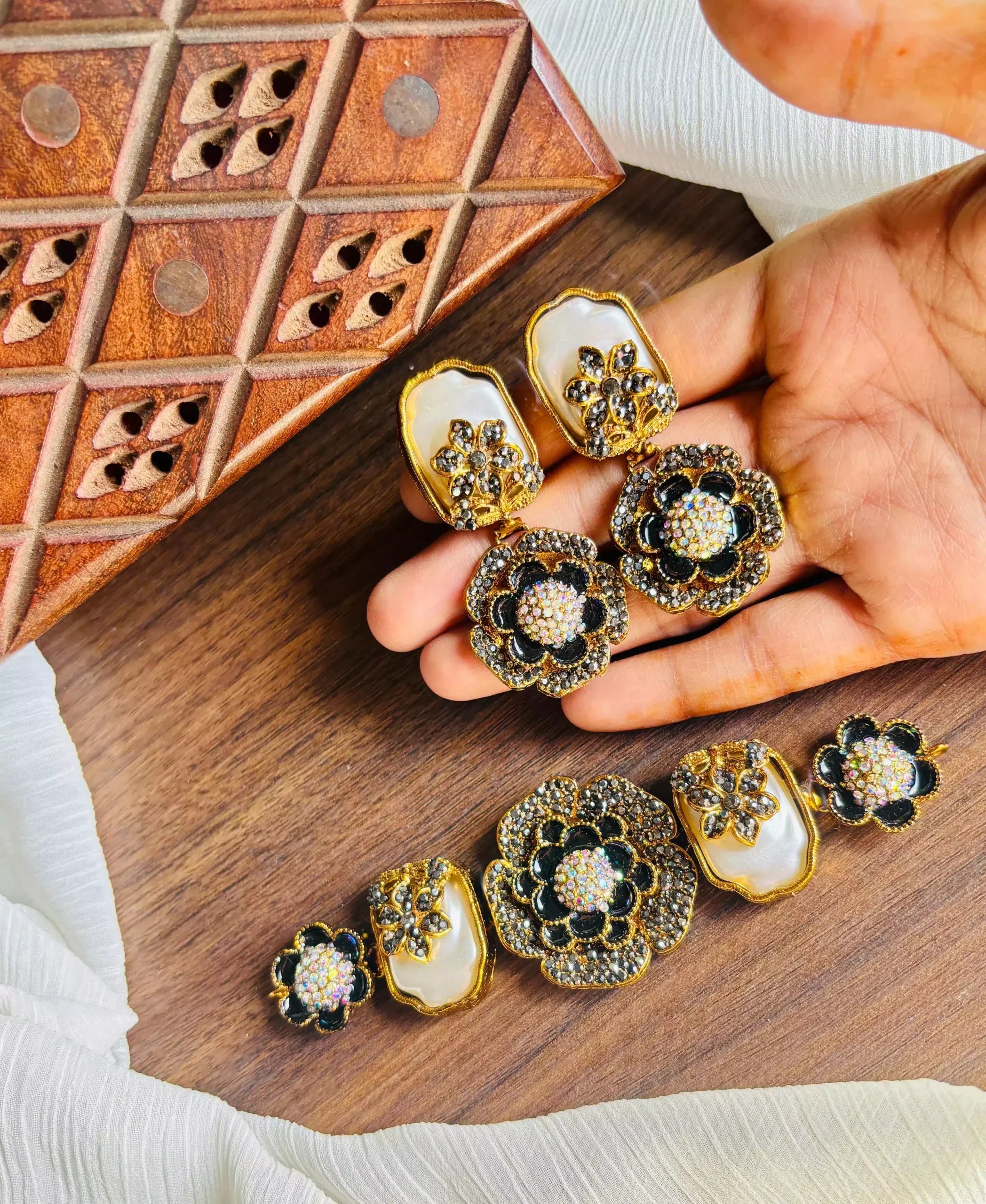 Unique floral choker set