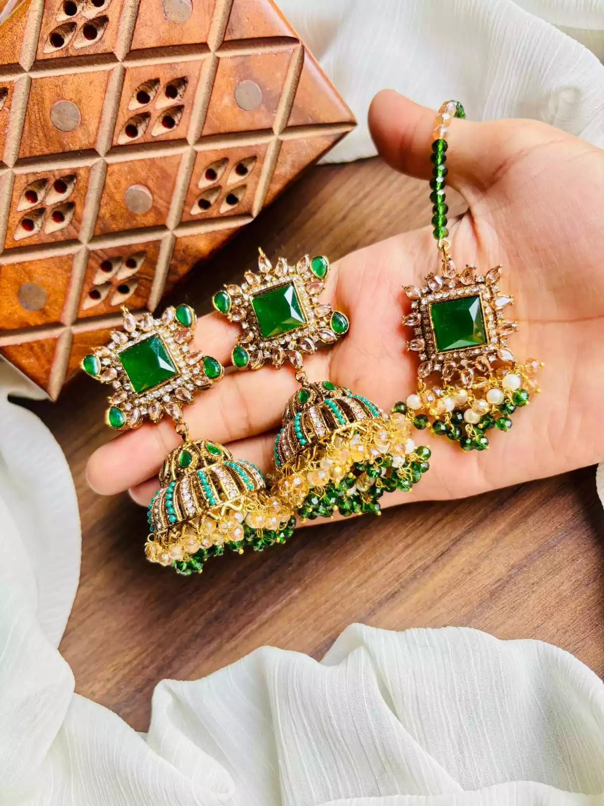 Elegant jarao jhumki Secondary image