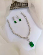 Elegant necklace set