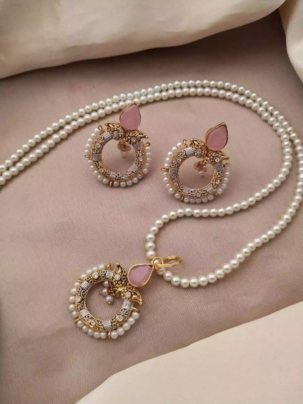 Egytian pendant set with maala Main image