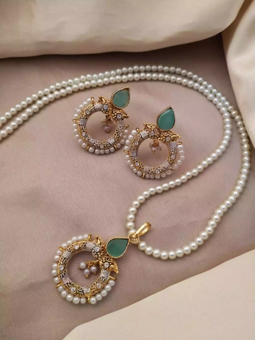 Egytian pendant set with maala