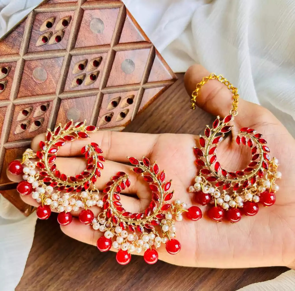 Zircon earrings with teeka