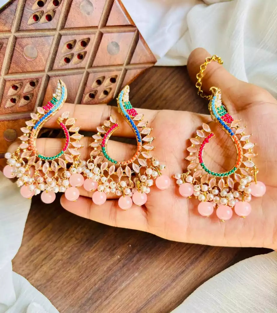 Zircon earrings with teeka